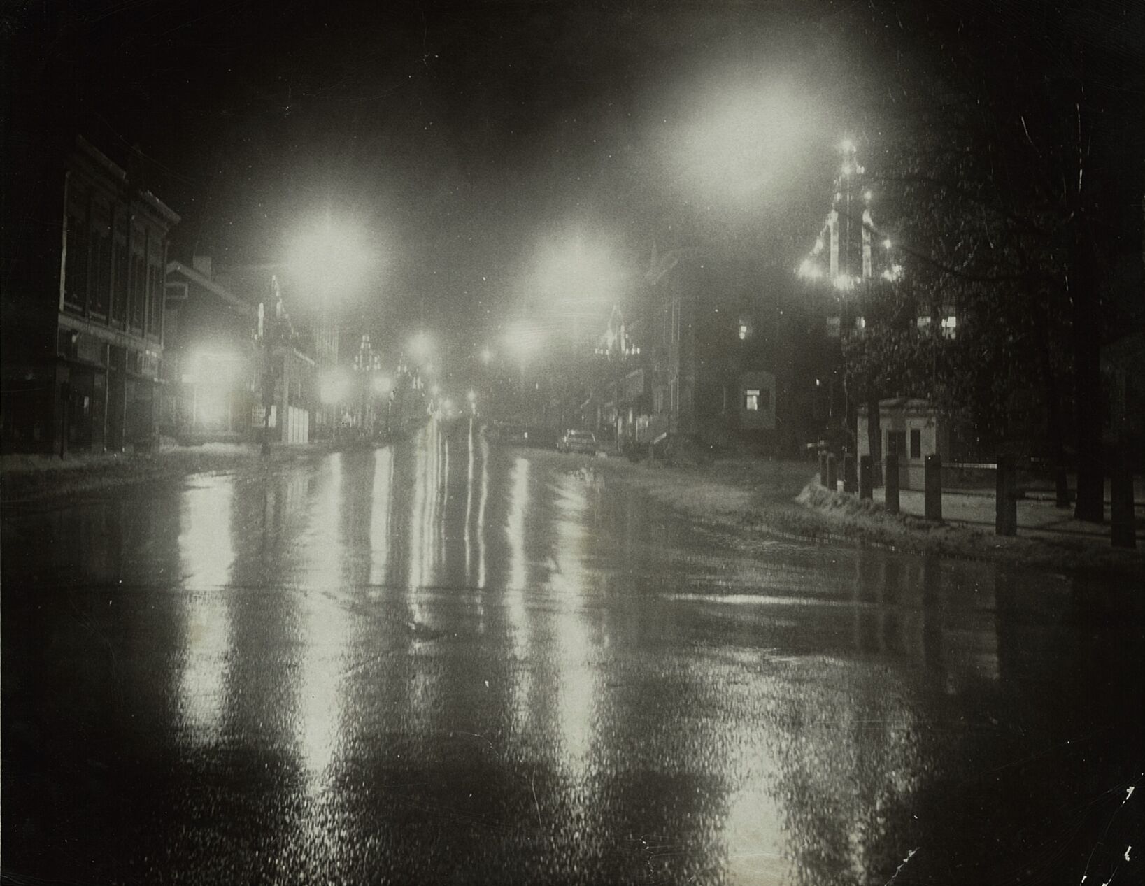 A scene from downtown Lee, Dec. 20, 1971.
